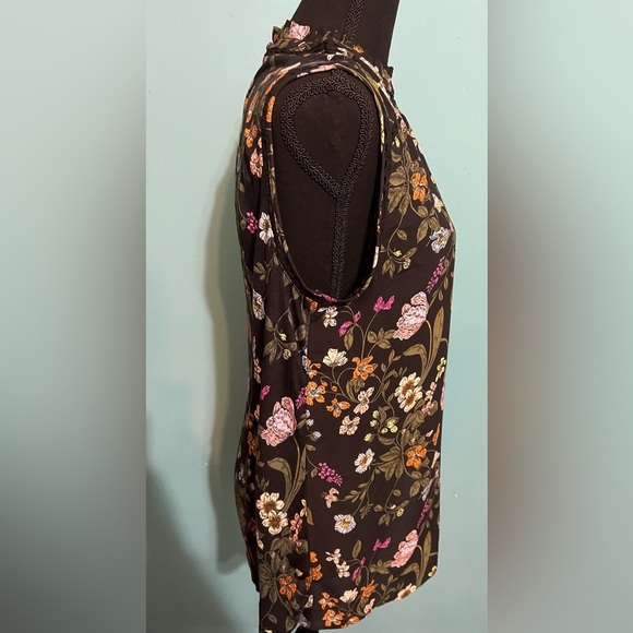 #73 Loft floral top - Picture 3 of 9